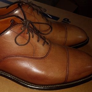 ALDEN ©10.5 D chestnut cap toe scufffed never worn